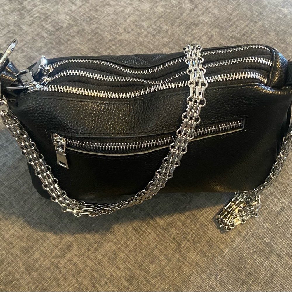 Beautiful Black Leather Shoulder Bag. 10x6
